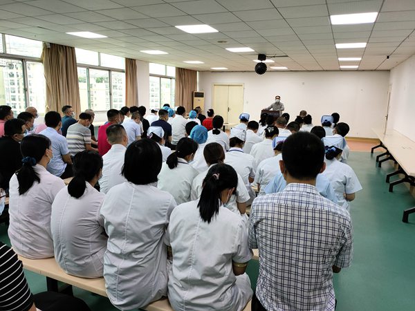 肇庆西江医院召开员工大会 肇庆西江医院召开员工大会