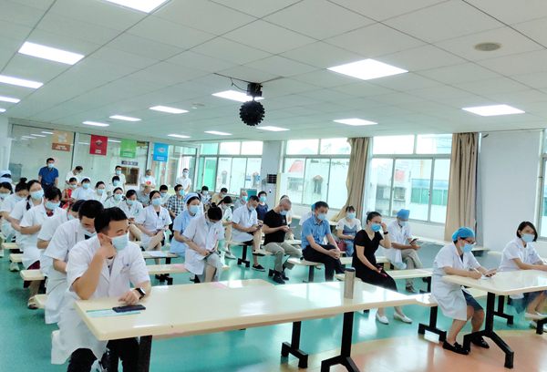 肇庆西江医院组织新冠防控学习培训
