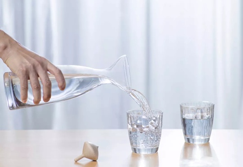 秋季皮肤干燥缺水怎么补水 秋季皮肤干燥缺水怎么补水